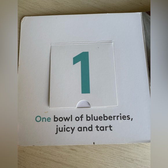 Lovevery Making Muffins Flip Board Book The Helper Play Kit Months 25, 26, 27 - Picture 6 of 9